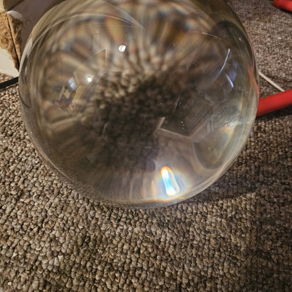 Very large crystal ball - Picture 3 of 5